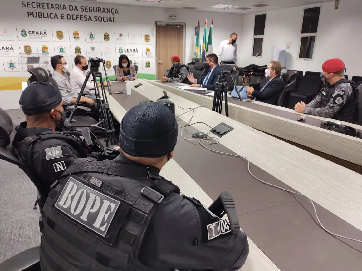 Imagem da notícia: PMs presos em operação escoltavam traficantes e passavam informações de ações policiais