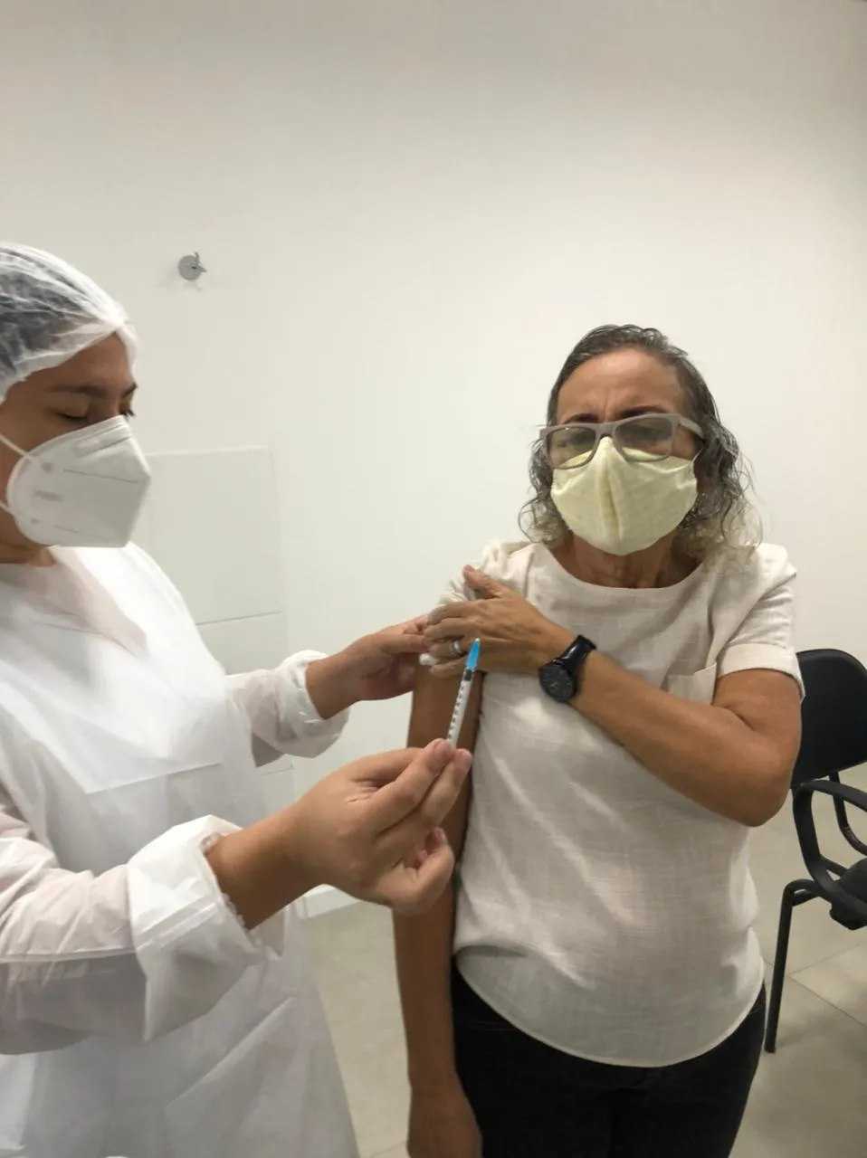 Eida Zena, de 59 anos, não vê a hora de retornarem as aulas presenciais