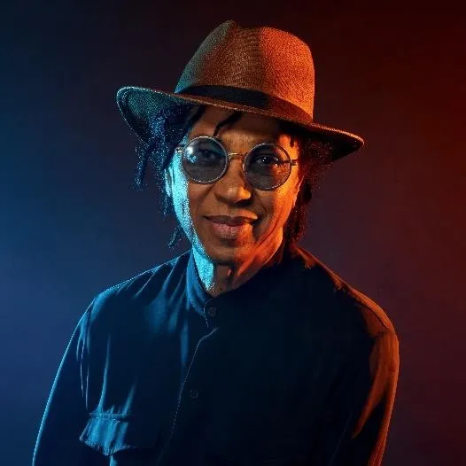 Djavan: veterano investe no TikTok, plataforma que já fez canções do passado reprisarem seu sucesso
