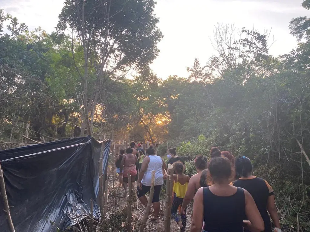 Imagem da notícia: Grupo de policiais é detido após tentativa de despejo de mais 200 famílias de ocupação em Fortaleza