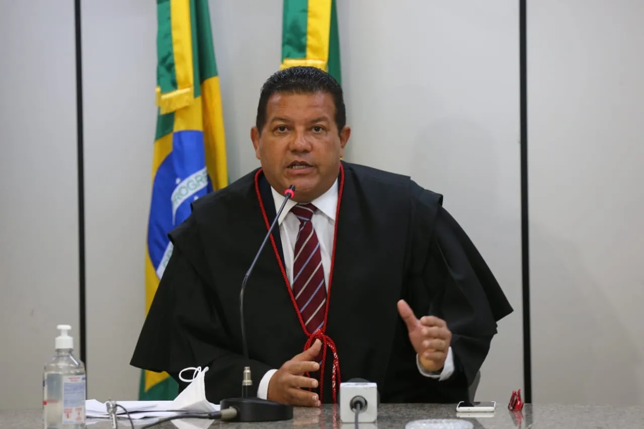 O desembargador Raimundo Nonato Silva Santos tomou posse como vice-presidente do TRE-CE e Corregedor
