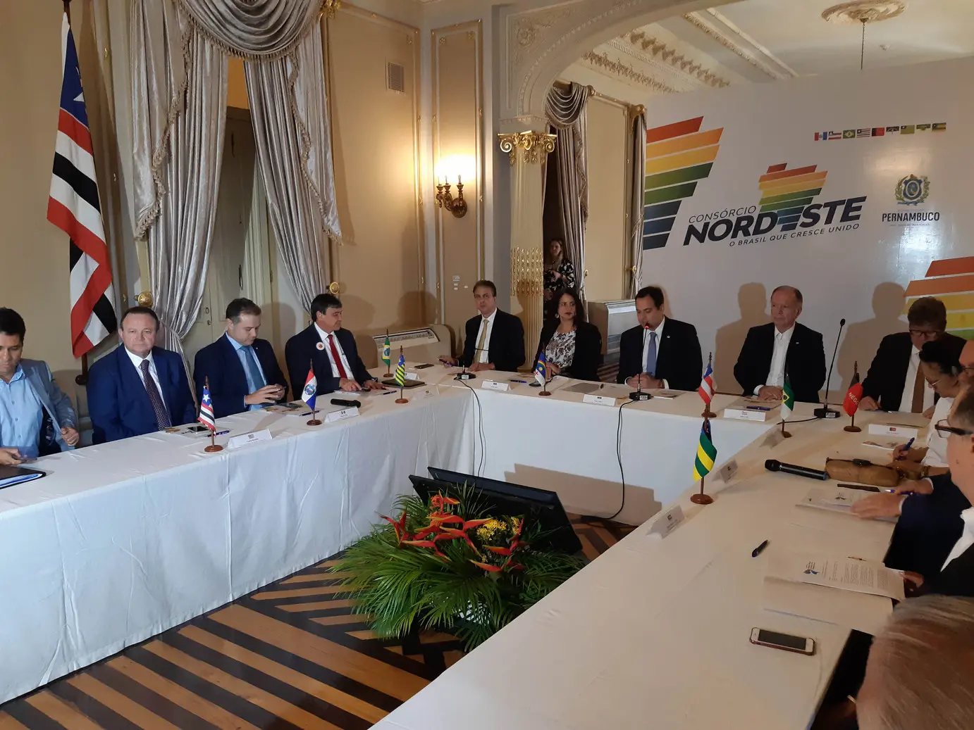 Imagem da notícia: Com Sputnik V aprovada, Nordeste ganha protagonismo político e isola ainda mais o governo federal