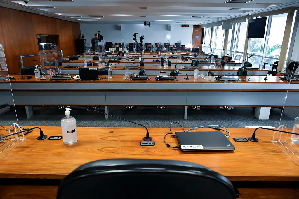 Sala em que os senadores discutem os assuntos da CPI
