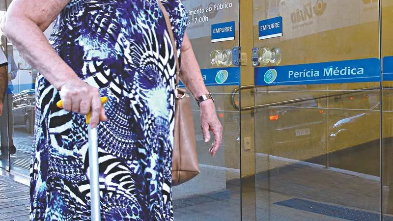 Imagem da notícia: INSS tem novos prazos para conceder benefícios a partir de hoje; confira limites