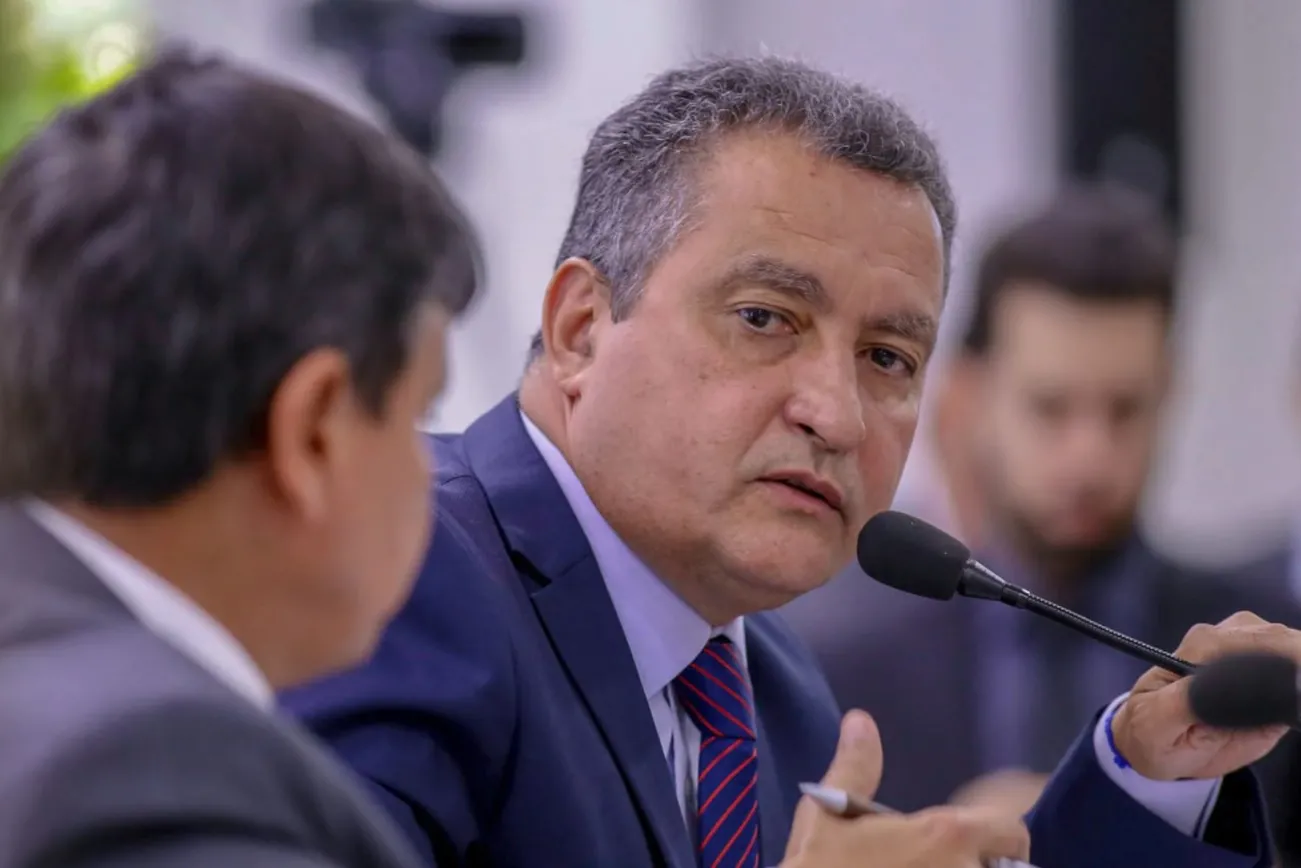 Governador da Bahia precisará acomodar aliados com interesses divergentes se quiser disputar vaga no Senado