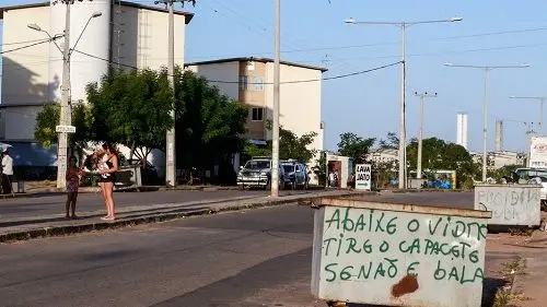 Imagem da notícia: Seis acusados de integrar facção e expulsar moradores de casas em Fortaleza são condenados a 75 anos