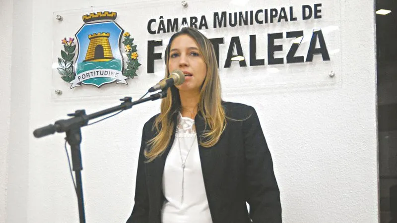 A vereadora Larissa Gaspar propôs o programa 'Menstruação sem Tabu'