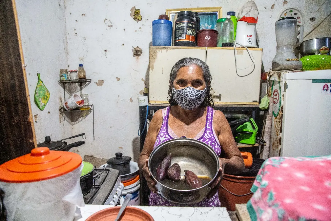 Imagem da notícia: 'Não estamos no mesmo barco': 3,5 milhões de cearenses vivem com, no máximo, R$ 178 por mês
