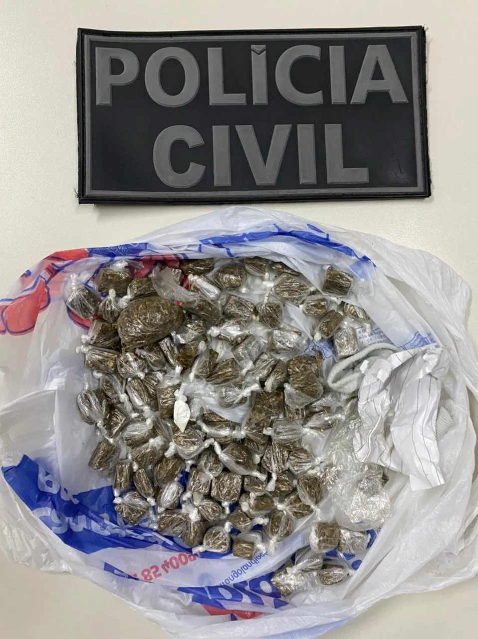 O homem afirmou que os entorpecentes seriam para uso próprio