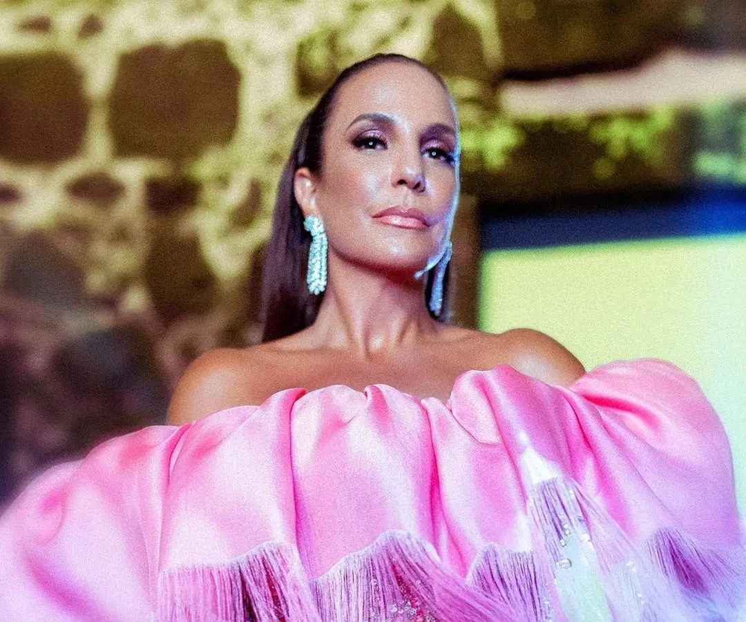 Imagem da notícia: Ivete Sangalo lamenta as 500 mil mortes pela Covid e diz que 'não é sobre partidos'