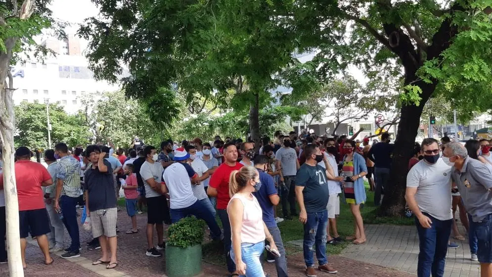 Imagem da notícia: Motoristas de aplicativo querem veto de Sarto à lei que fixa em 25% o valor de repasse às empresas