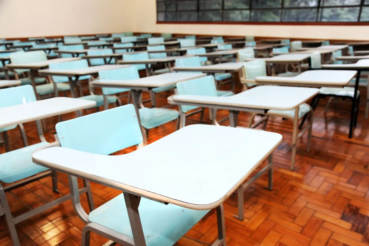 Imagem da notícia: Camilo Santana libera aulas presenciais no ensino superior e feiras livres em todo o Ceará 
