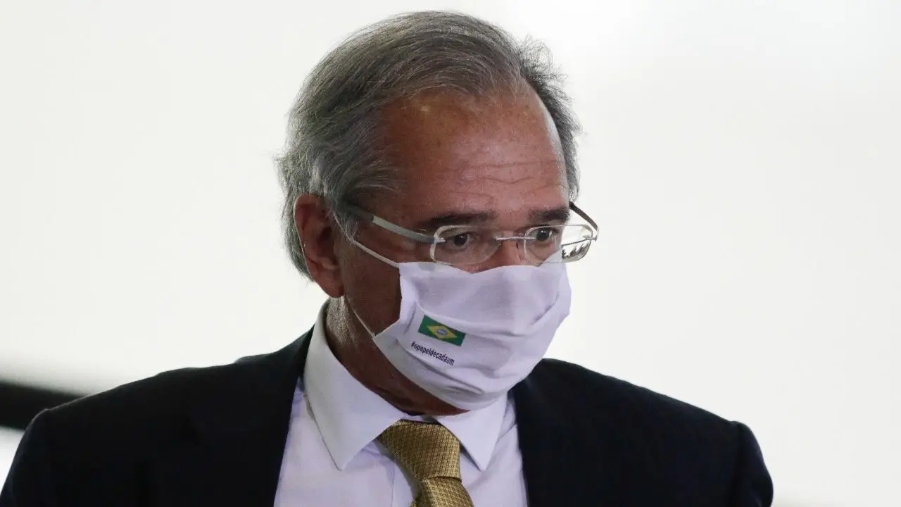 Imagem da notícia: Auxílio emergencial pode ser renovado após outubro, diz Guedes