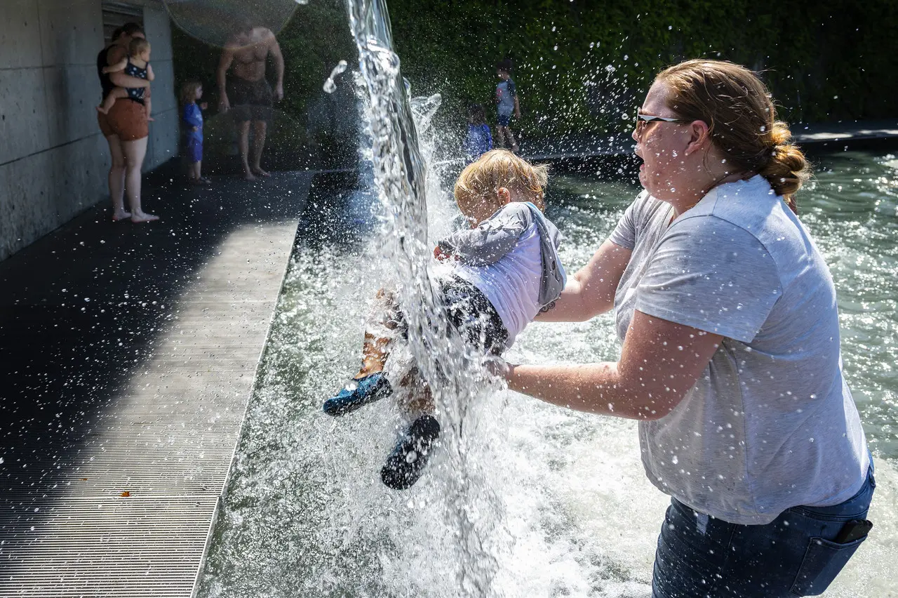 Imagem da notícia: Canadá registra temperaturas de quase 50°C e calor causa mortes súbitas