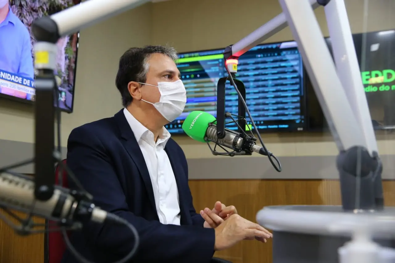 Imagem da notícia: Camilo Santana defende investigação sobre suspeitas em compra de vacinas pelo Governo Federal
