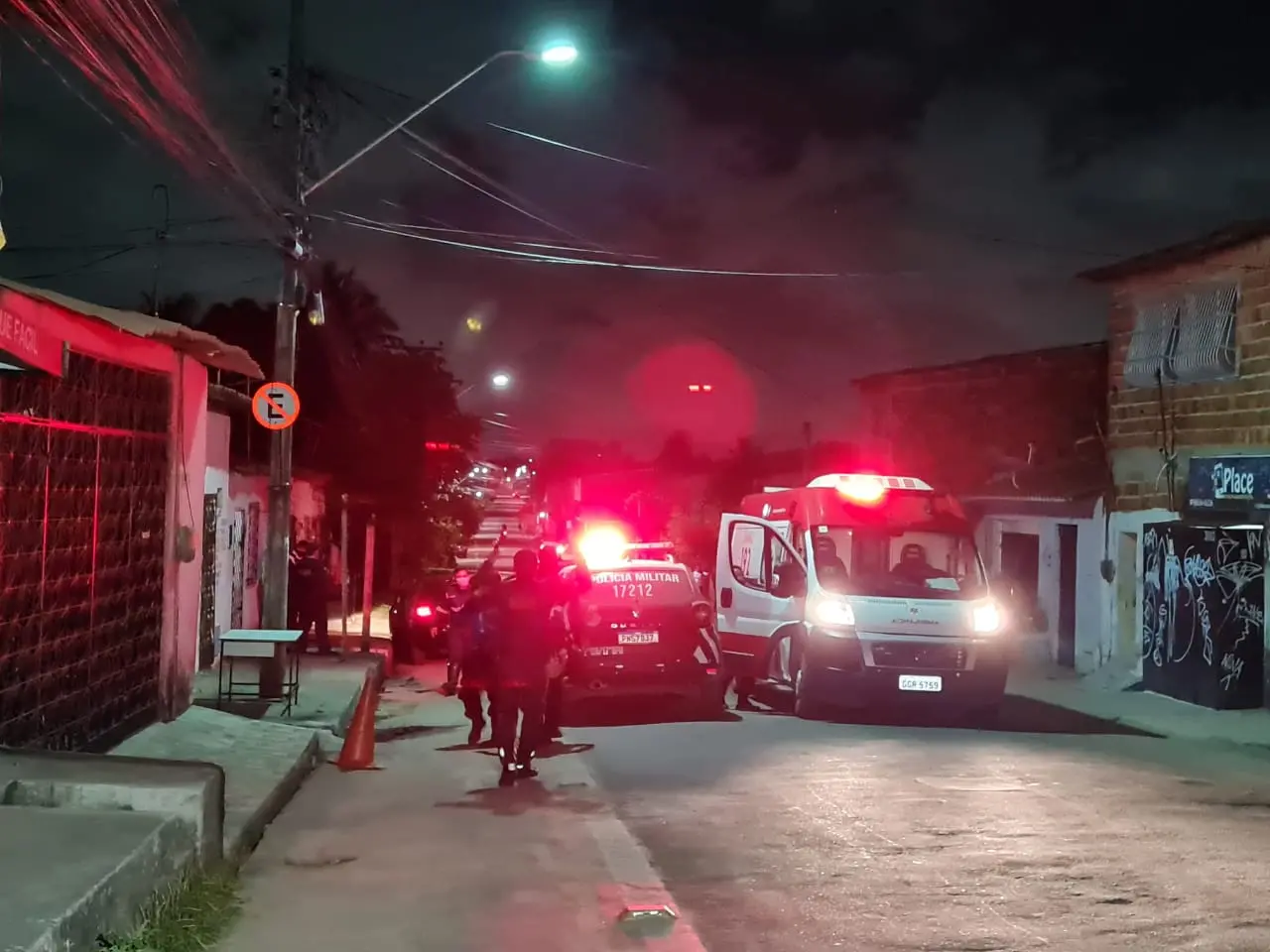 Imagem da notícia: Motorista de aplicativo é morto, e amigo é baleado enquanto conversavam em Fortaleza