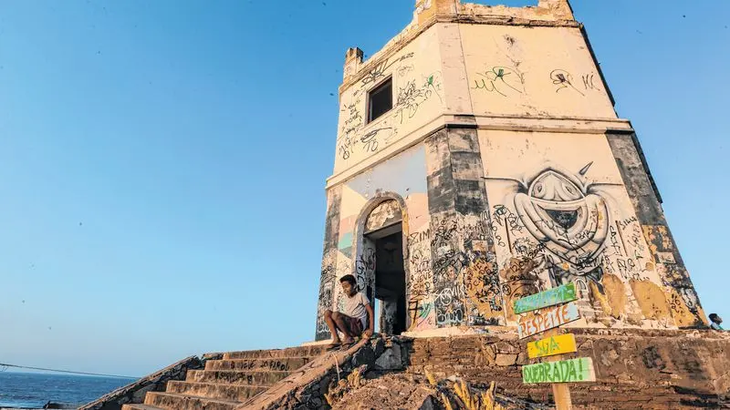 Imagem da notícia: MPCE propõe acordo para o Estado garantir restauração do Farol do Mucuripe, em Fortaleza