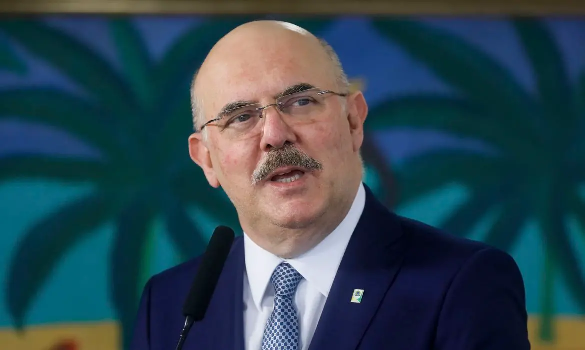 Imagem da notícia: Ministro da Educação defende retorno das aulas presenciais 