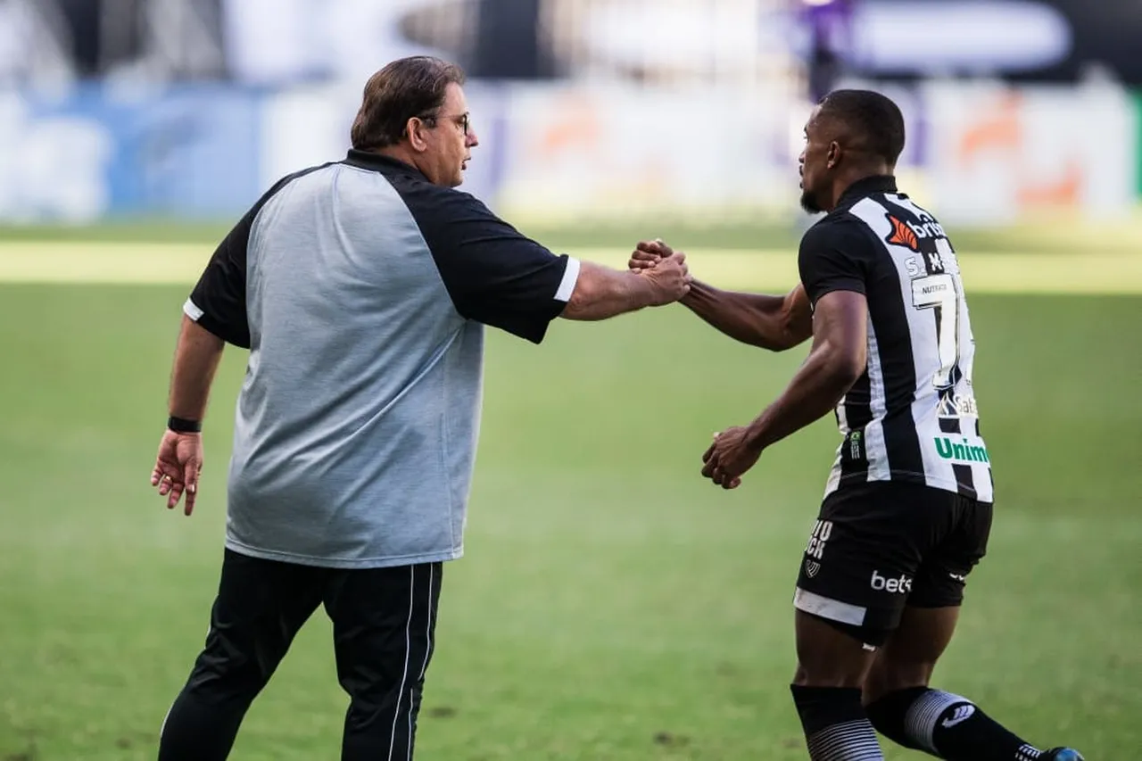 O técnico Guto Ferreira conseguiu uma sequência invicta do Ceará na Série A