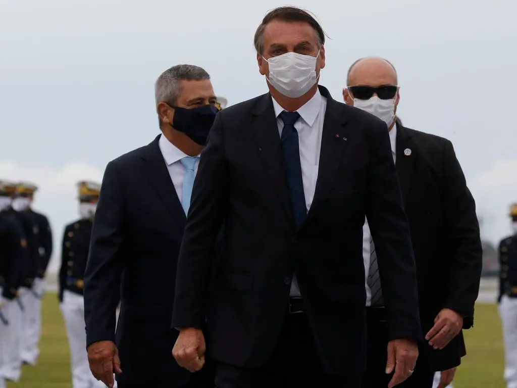 Imagem da notícia: Inquérito joga mais pressão sobre Bolsonaro em momento difícil para o governo