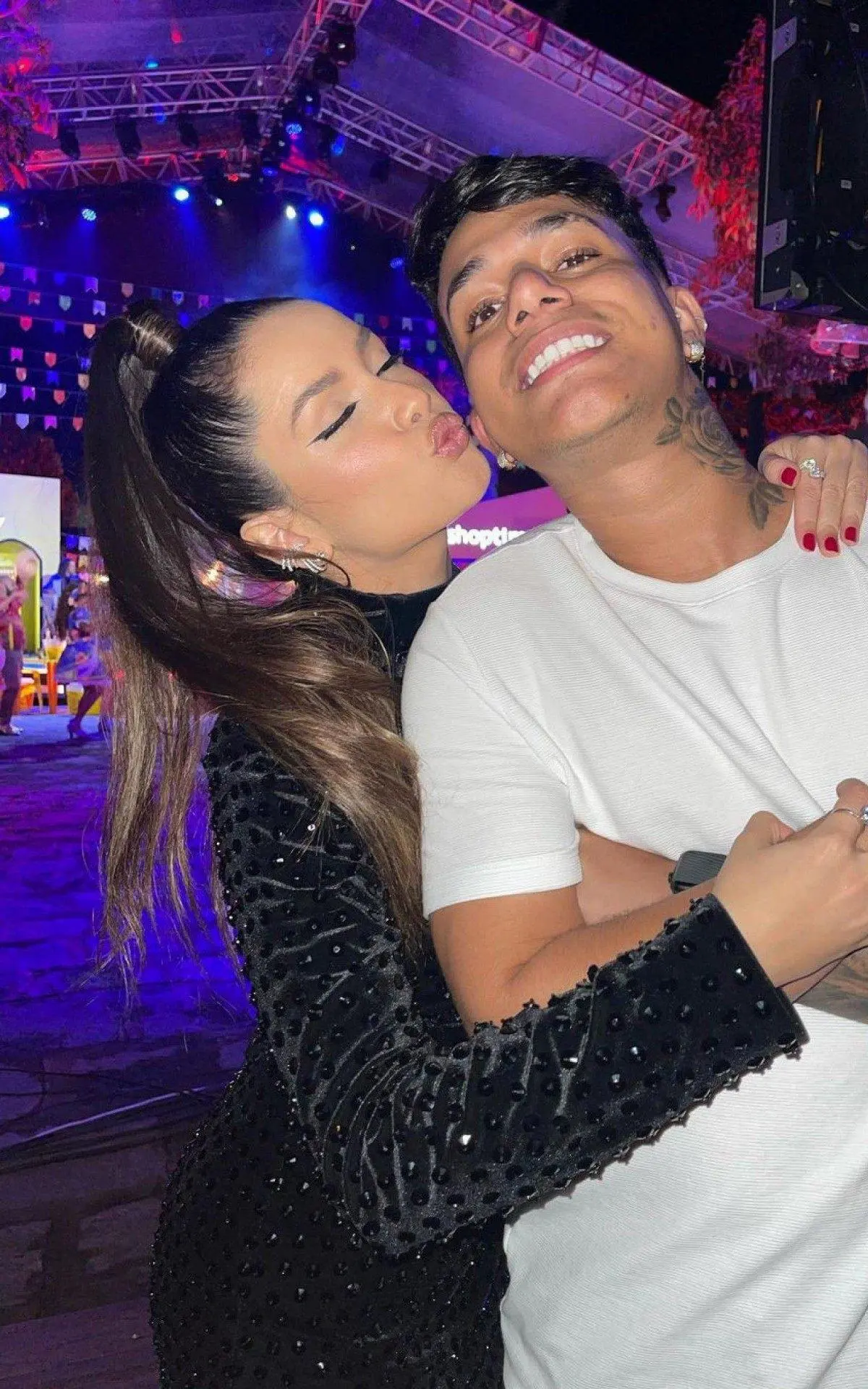 Imagem da notícia: Juliette deixa de seguir Alê Oliveira após revelação de suposto affair; Anitta também deu unfollow