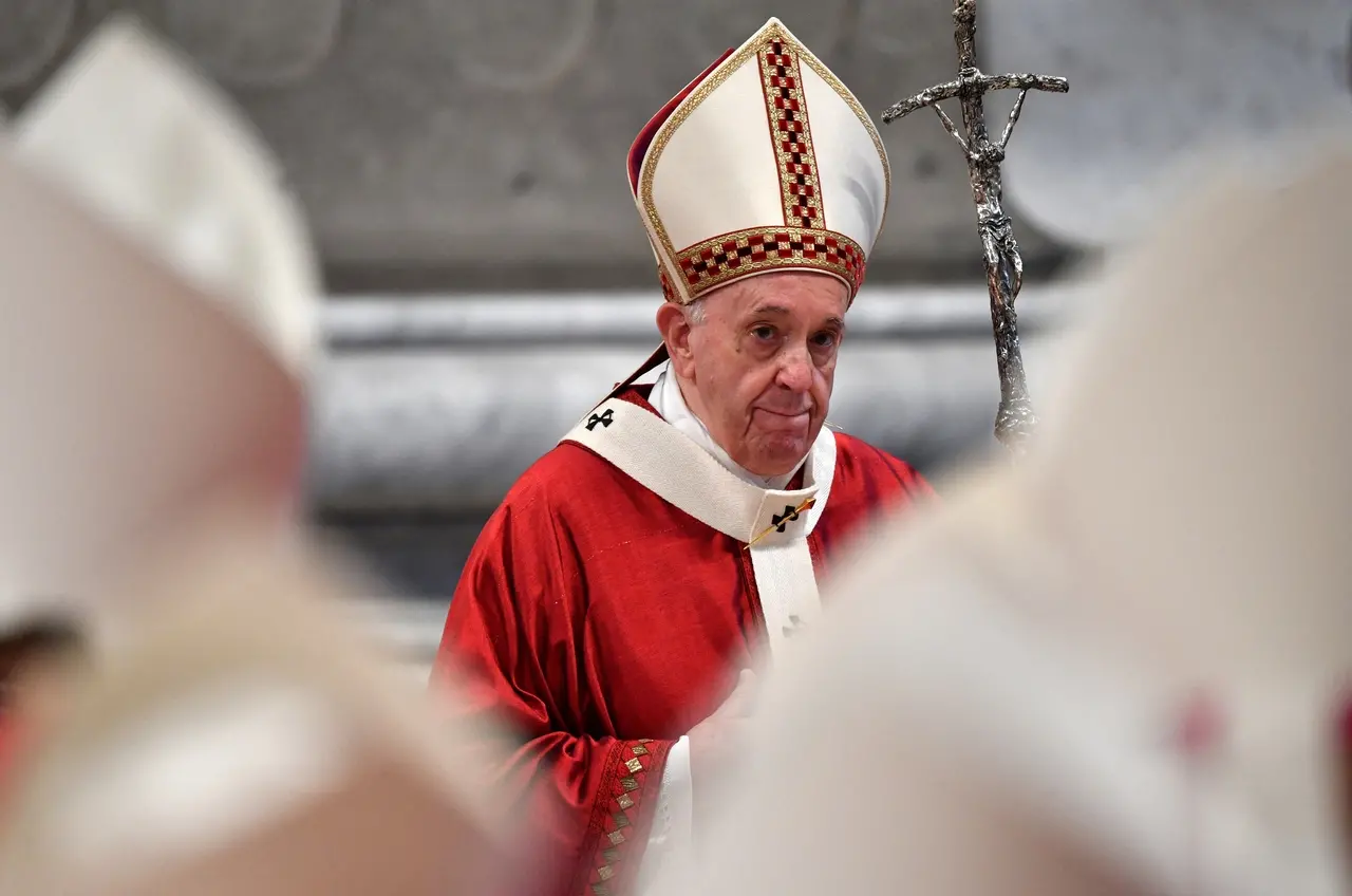 Imagem da notícia: Saiba o que é estenose, condição no intestino que levou Papa Francisco a cirurgia em Roma