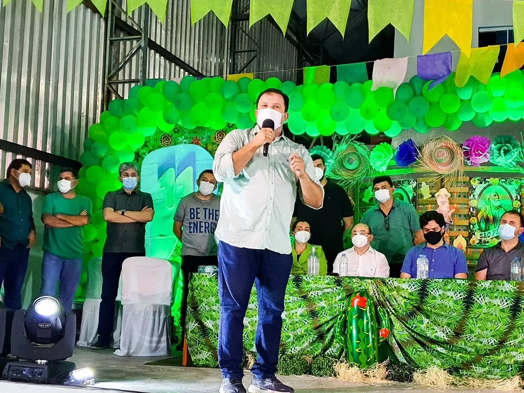 Ex-prefeito James Bel em convenção que homologou sua candidatura em Martinópole