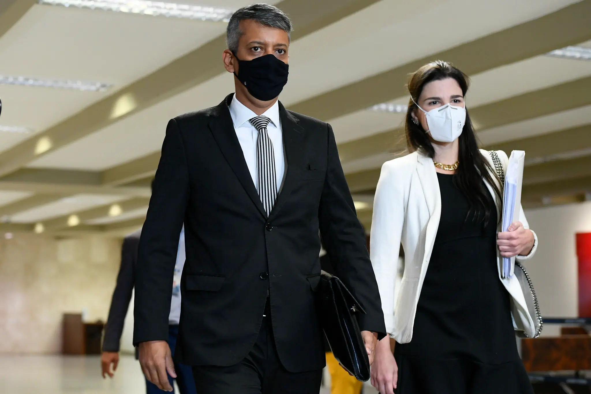 Imagem da notícia: Omar Aziz pede prisão de Roberto Dias durante sessão da CPI da Covid-19; veja como foi