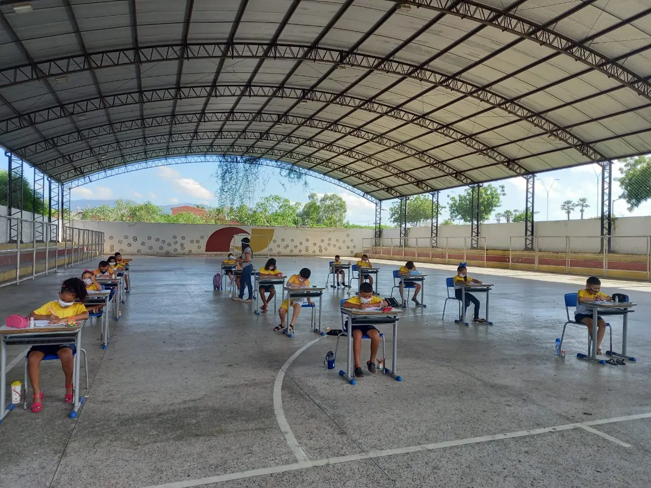 Imagem da notícia: Escolas públicas no Ceará aplicam provas para avaliar impactos da pandemia no aprendizado dos alunos