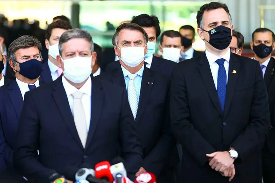 Imagem da notícia: Embate entre poderes eleva tensão política e põe sistema democrático em xeque