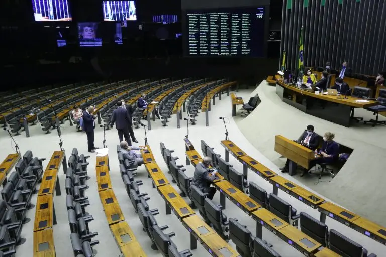 Imagem da notícia: Deputados cearenses reagem à investigação da PF contra Bolsonaro; veja o que dizem