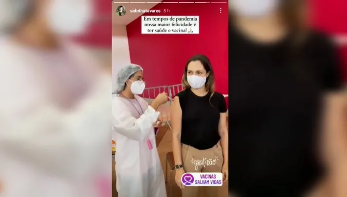 Produtora de Wesley Safadão foi vacinada no mesmo local e horário do cantor e sua esposa, embora estivesse agendada para o Centro de Eventos