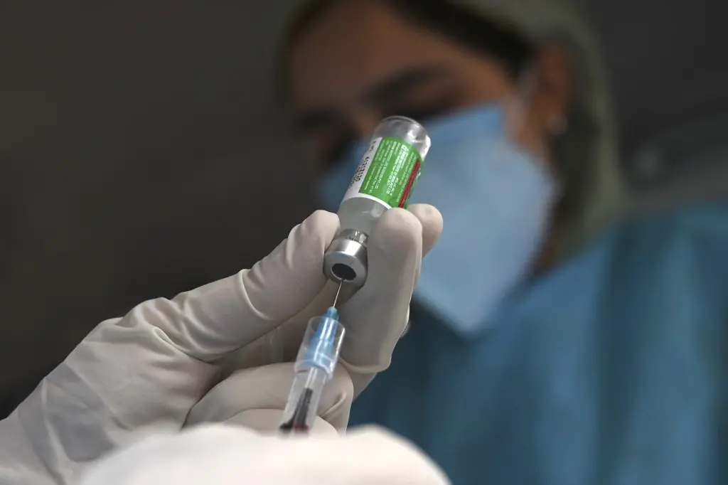Imagem da notícia: Nova vacina da AstraZeneca, a ser testada no Brasil, deve proteger contra variantes Beta e Delta