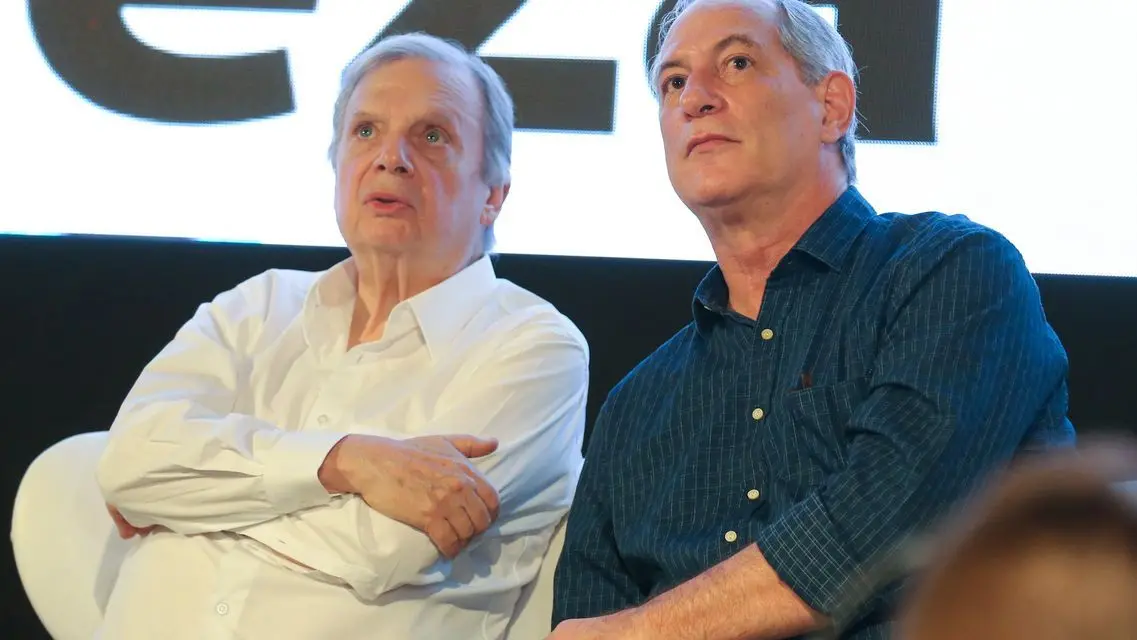Imagem da notícia: Tasso gera dúvida sobre candidatura a presidente e propõe aproximação com Ciro Gomes