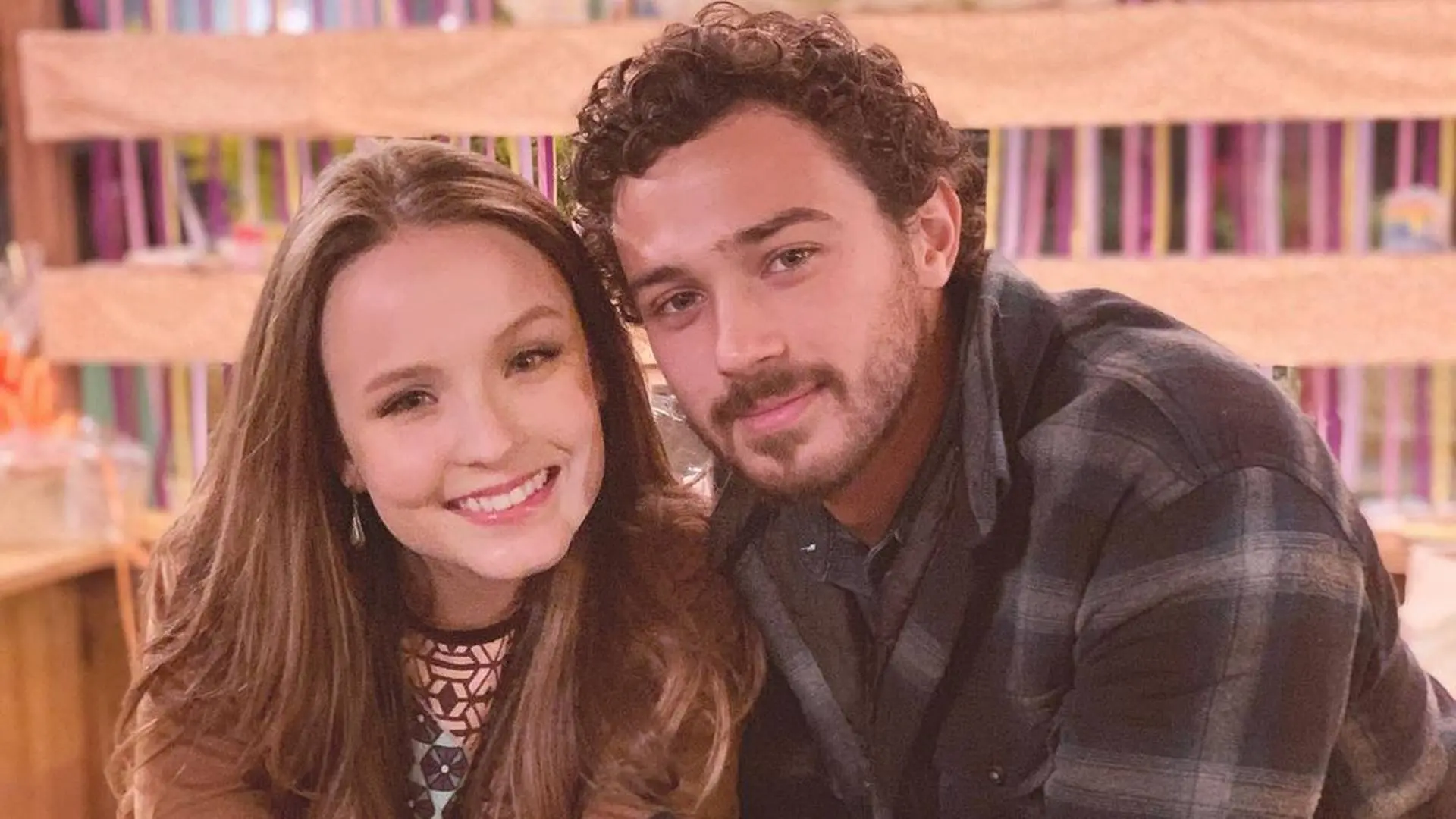Imagem da notícia: Larissa Manoela estaria vivendo romance com André Luiz Frambach