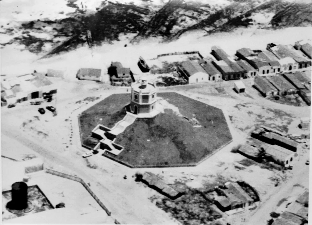 Para o jornalista pesquisador Nirez, a Farol Velho é símbolo de Fortaleza, carregando muita história e a memória do passado