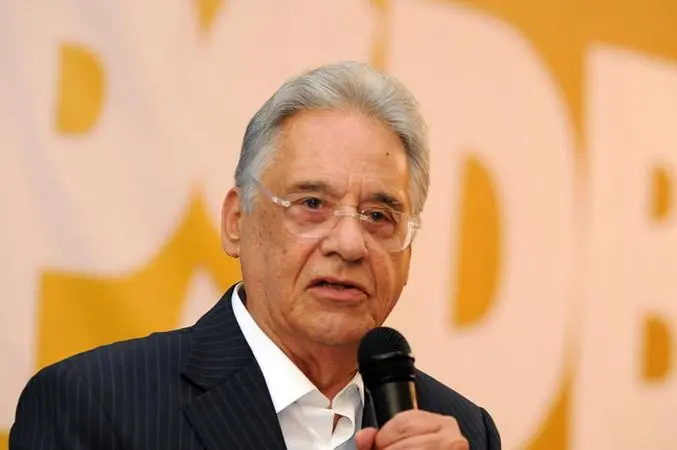 Imagem da notícia: Ao entregar muito poder ao centrão, presidente 