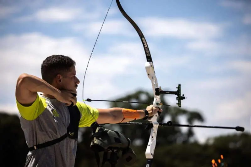 Imagem da notícia: Marcus D'Almeida leva Brasil pela primeira vez a avançar para as oitavas de final do tiro com arco