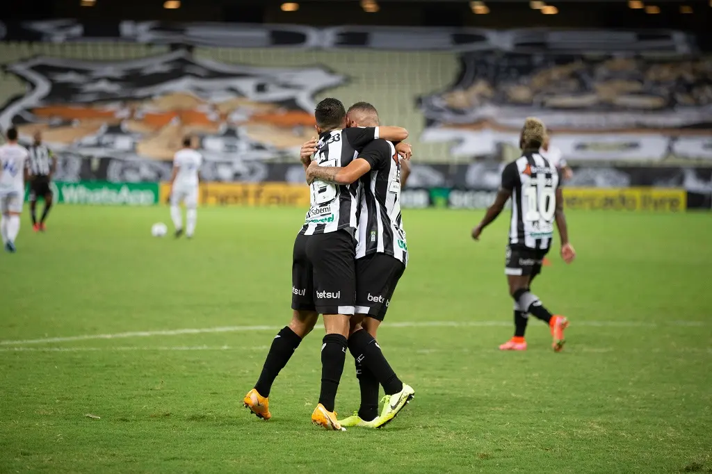 Imagem da notícia Ceará é letal em Clássico-Rei e amplia sequência positiva na Série A; Fortaleza peca nos arremates