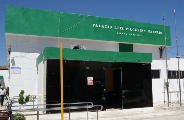 Imagem da notícia: Justiça cassa vereadores de Barbalha por fraude em candidaturas de mulheres