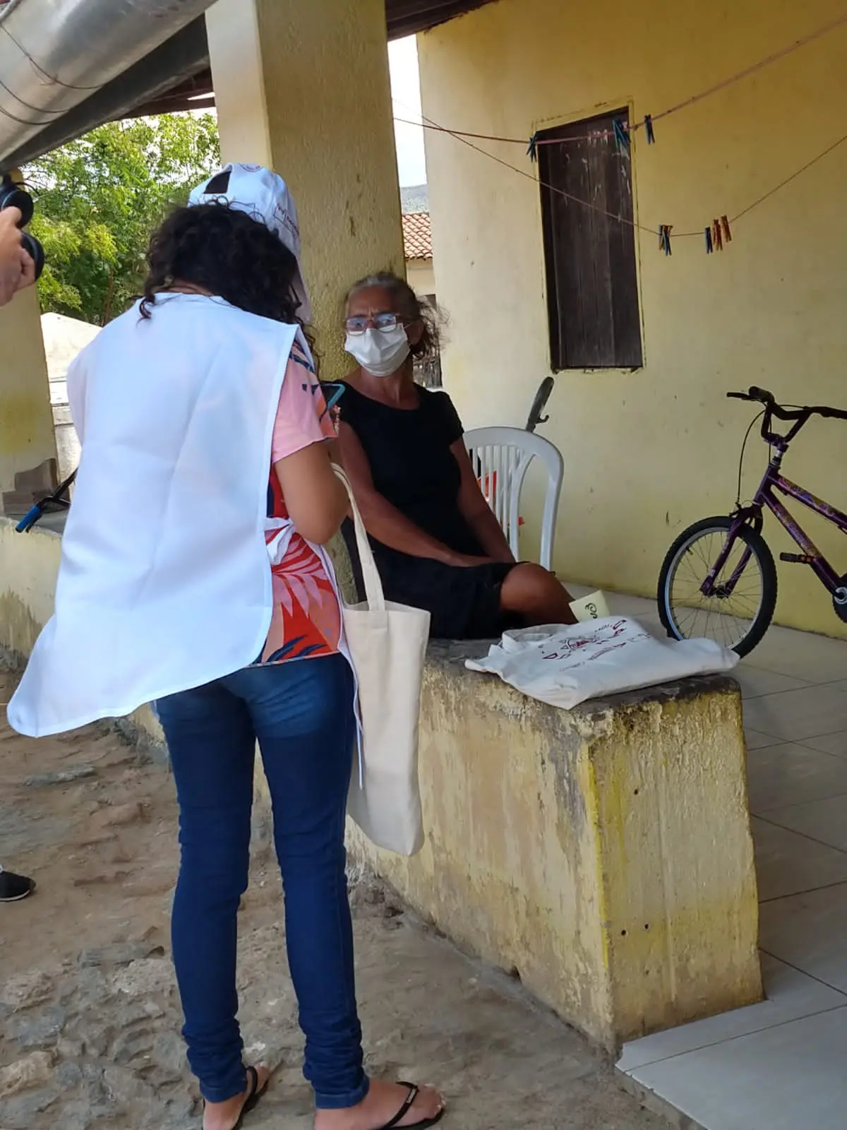 Imagem da notícia: Projeto forma agentes de saúde no Interior e garante atendimento a 2400 famílias carentes no Ceará