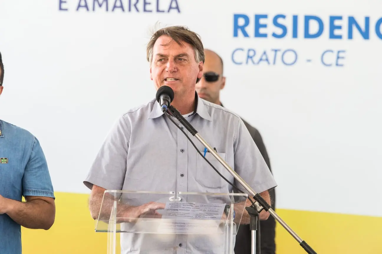 Imagem da notícia: Bolsonaro dispara contra Camilo Santana em visita ao Ceará: 'ato criminoso'