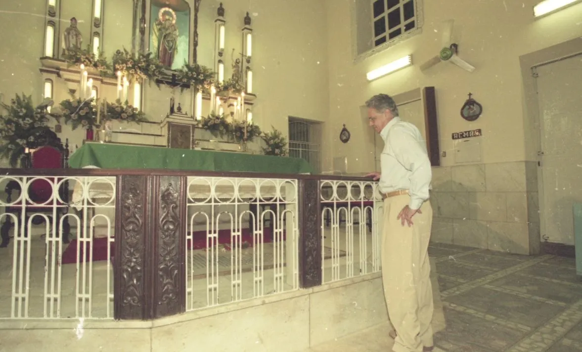 Fernando Henrique Cardoso em visita ao túmulo de Padre Cícero