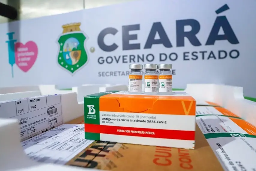 Imagem da notícia: Ceará recebe novo lote com mais de 290 mil vacinas da CoronaVac e Pfizer