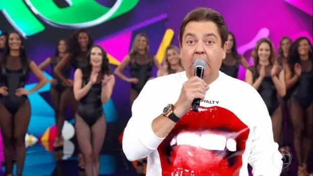 Imagem da notícia: Faustão já tem data para começar a gravar programa na Band