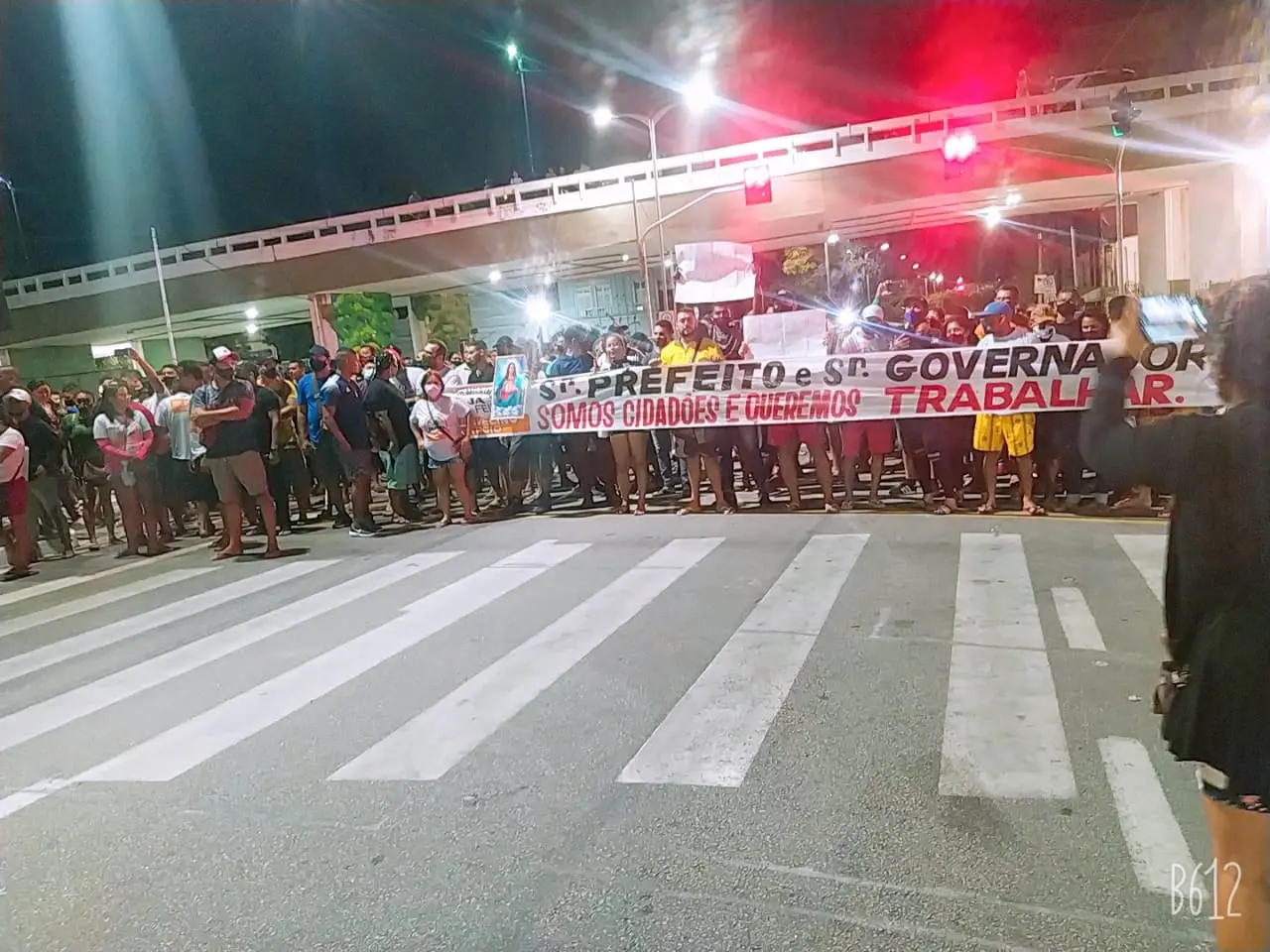 Imagem da notícia: Guardas municipais e feirantes voltam a entrar em conflito na José Avelino; veja vídeo