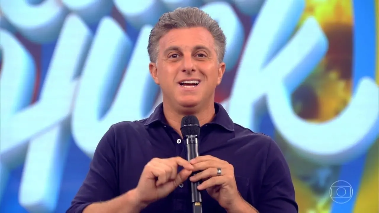 Imagem da notícia: Luciano Huck se despede do 'Caldeirão' e diz: 'não estava emocionalmente preparado'