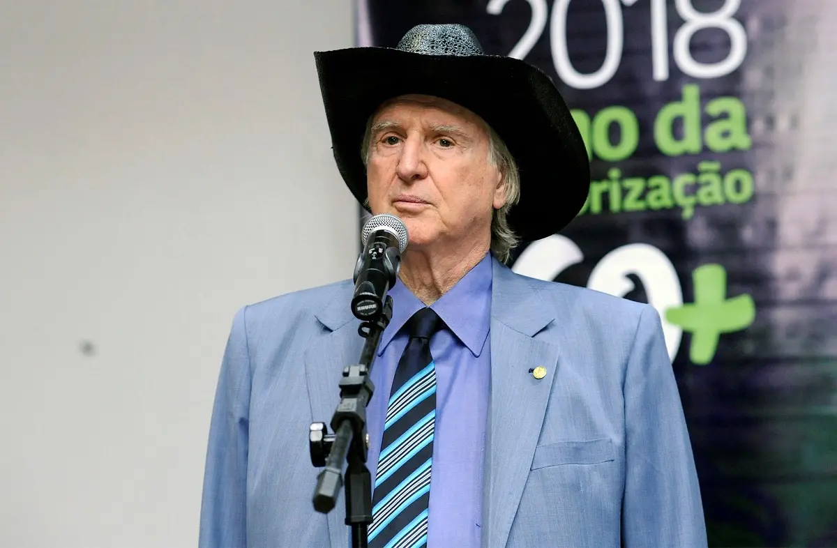 Imagem da notícia: Sérgio Reis, a política não é uma panela velha