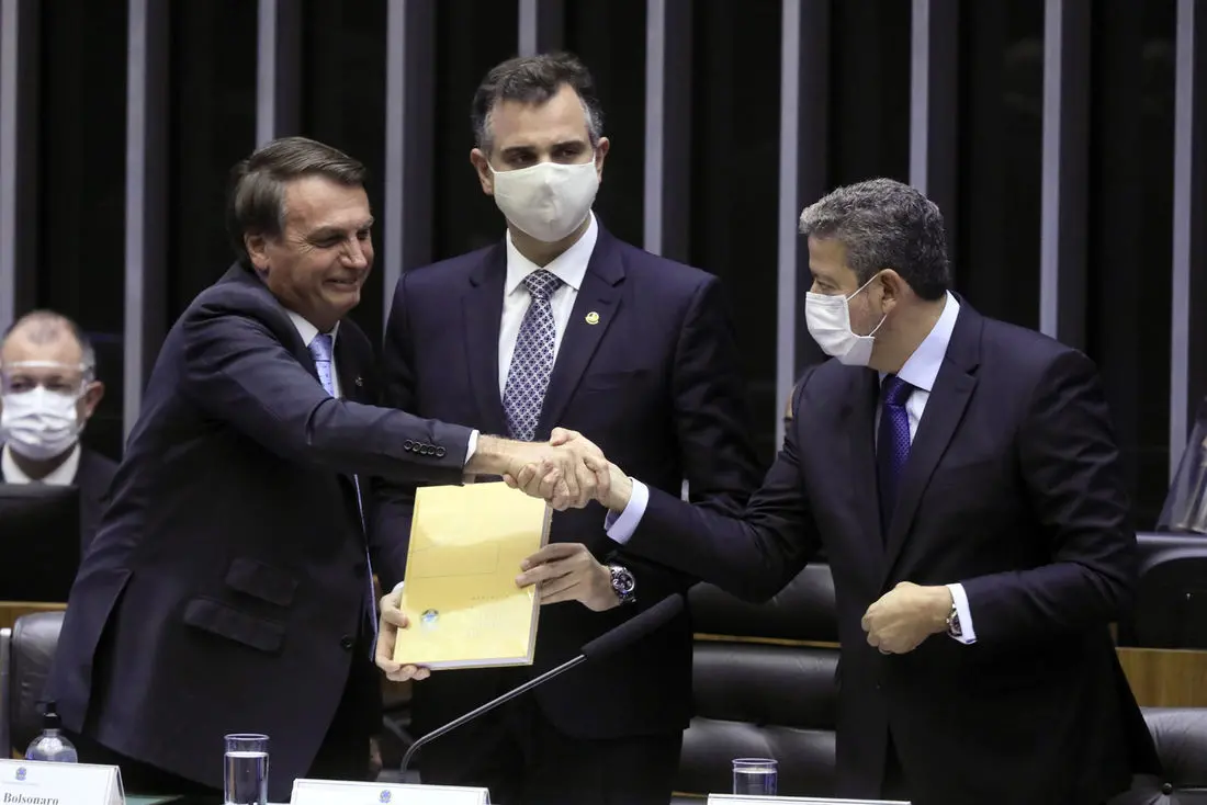 Imagem da notícia: Congresso vê reformas e outras pautas travadas enquanto vota mudanças eleitorais