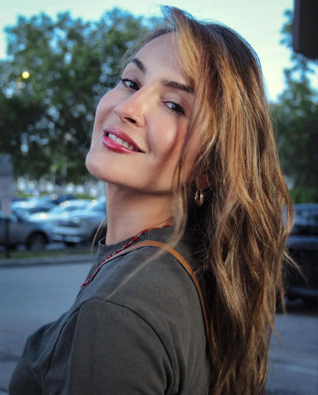 Imagem da notícia: Claudia Leitte é processada por síndico de prédio em Salvador por dívida de mais de R$ 33 mil 